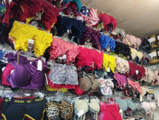 عکس پخش لباس زیر باران