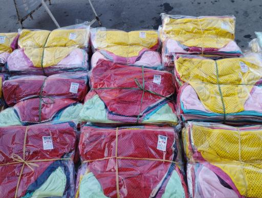 عکس پخش لباس زیر باران