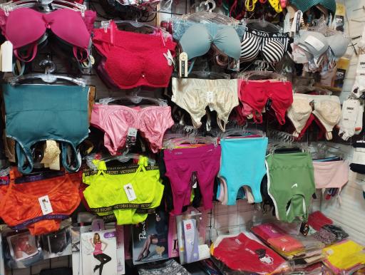 عکس پخش لباس زیر باران