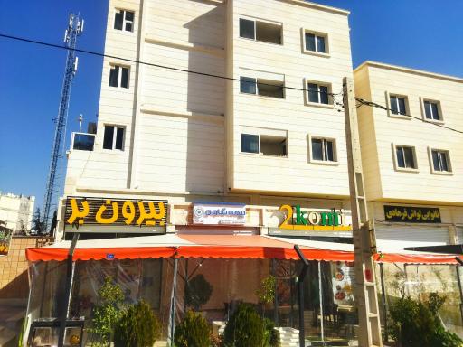 عکس رستوران و بیرون‌ بر توکمی