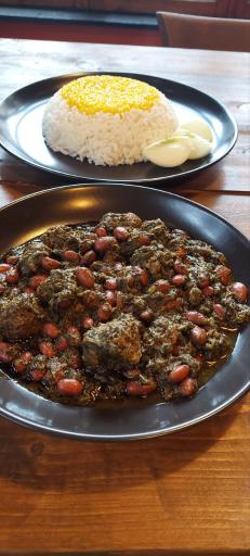 عکس کافه گیاهی (وگان) ریشه