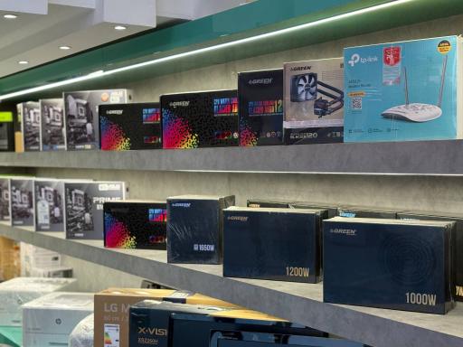 عکس اندیشه پرداز