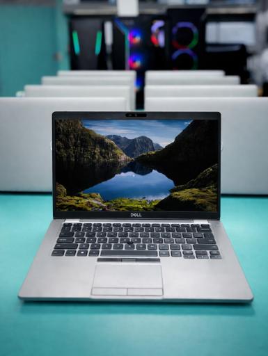 عکس اندیشه پرداز