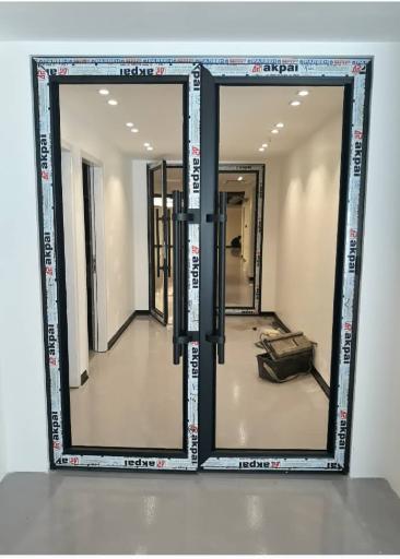 عکس پنجره دوجداره رادوین