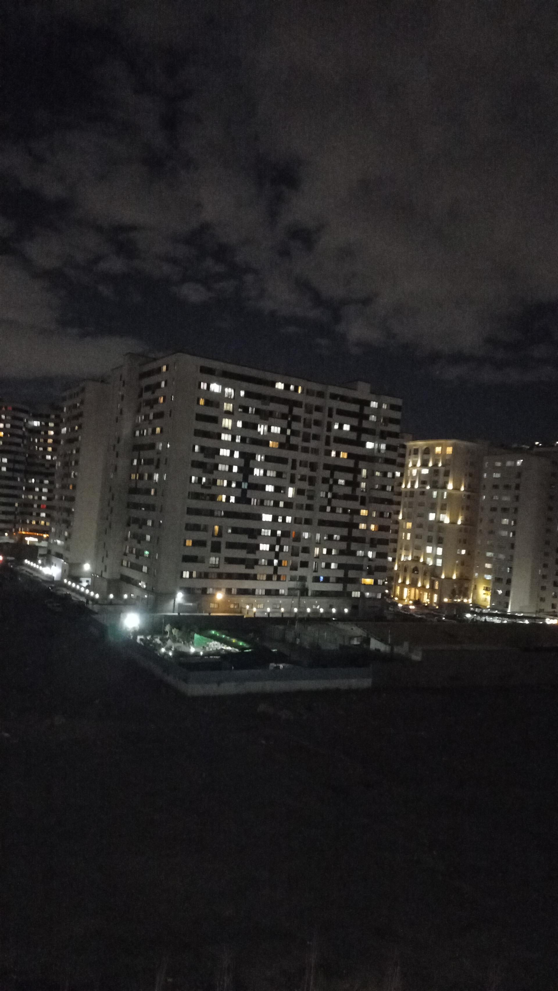 عکس برج رز آبی