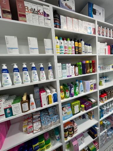 عکس داروخانه دکتر غیور