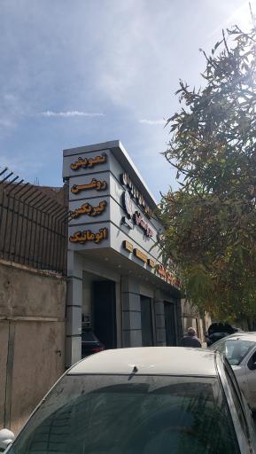 عکس تعمیرگاه مکانیکی و گیربکس اتوماتیک سروستانی