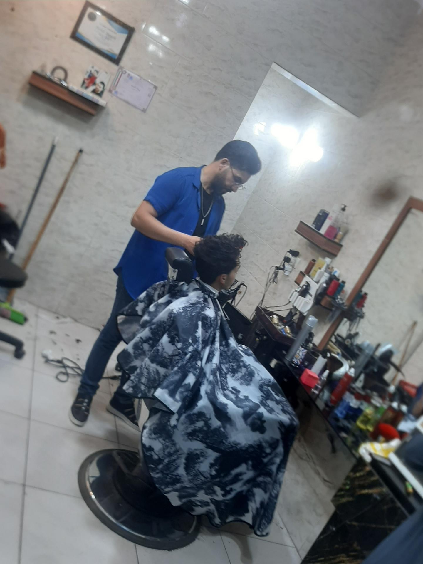 عکس   آرایشگاه مهدی میاحی 