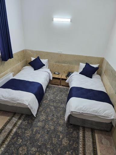 عکس هتل روشن