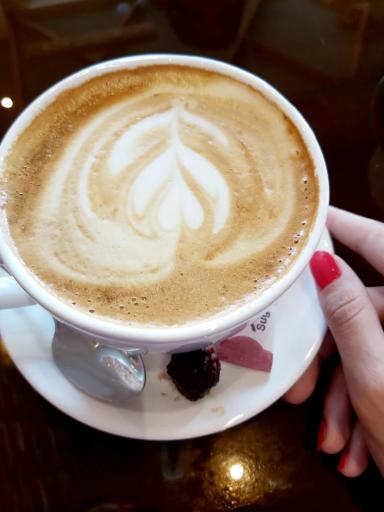 عکس هیرو کام کافه