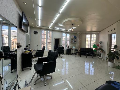 عکس ارایشگاه آرا استایل