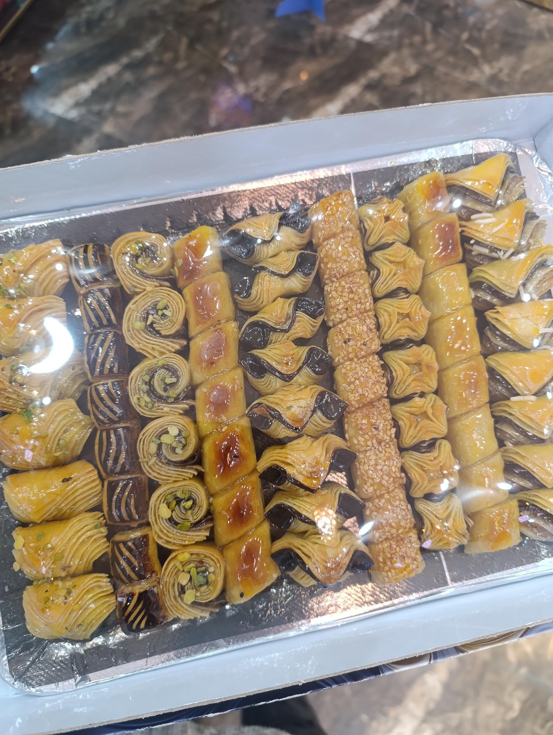 عکس کیک و شیرینی رنا