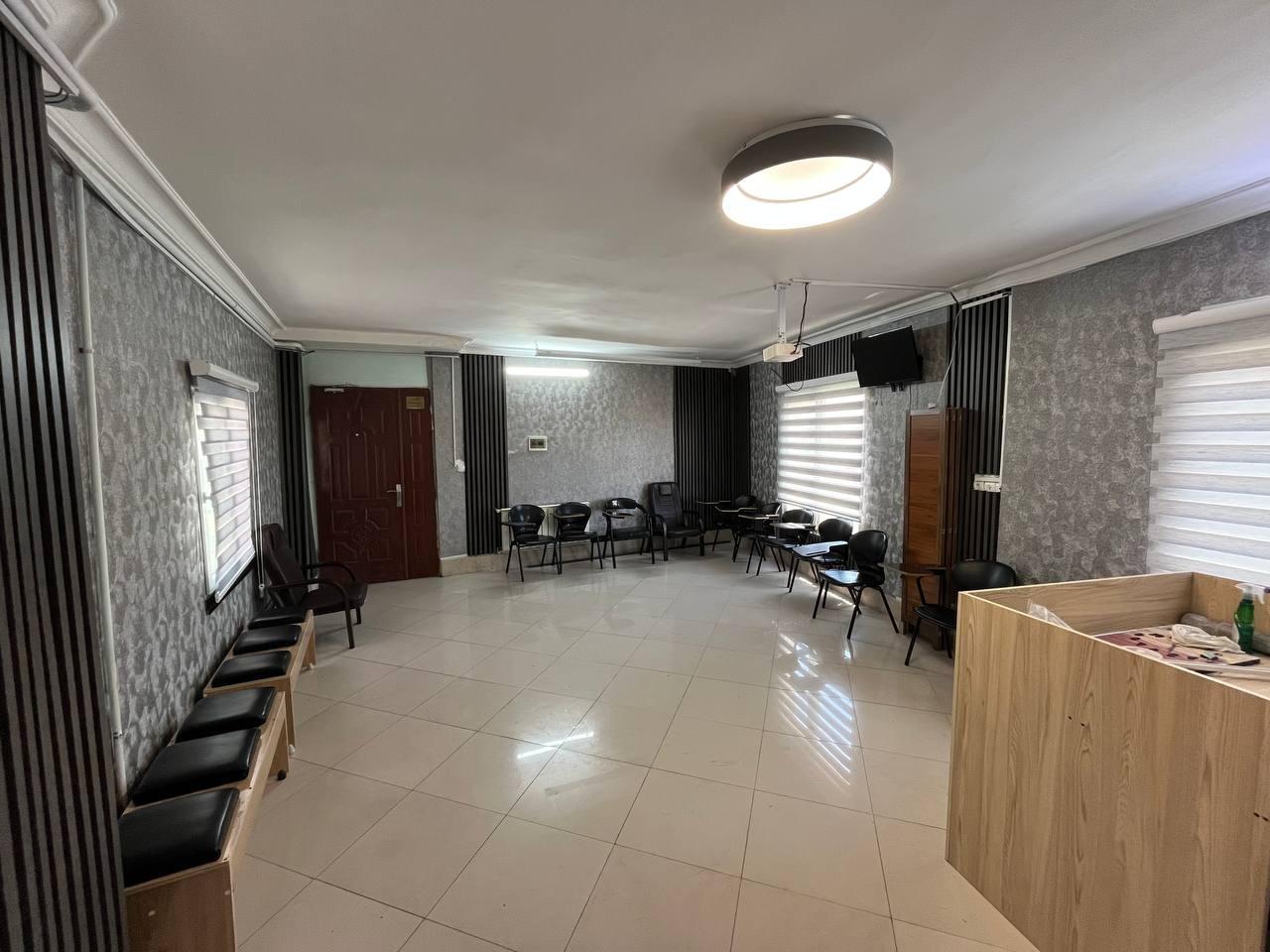 عکس کالج زبان امین