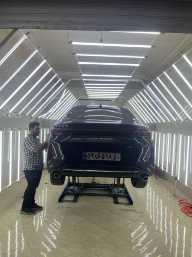 عکس تشخیص رنگ آقای کارشناس 