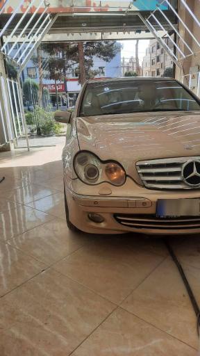 عکس تشخیص رنگ آقای کارشناس 