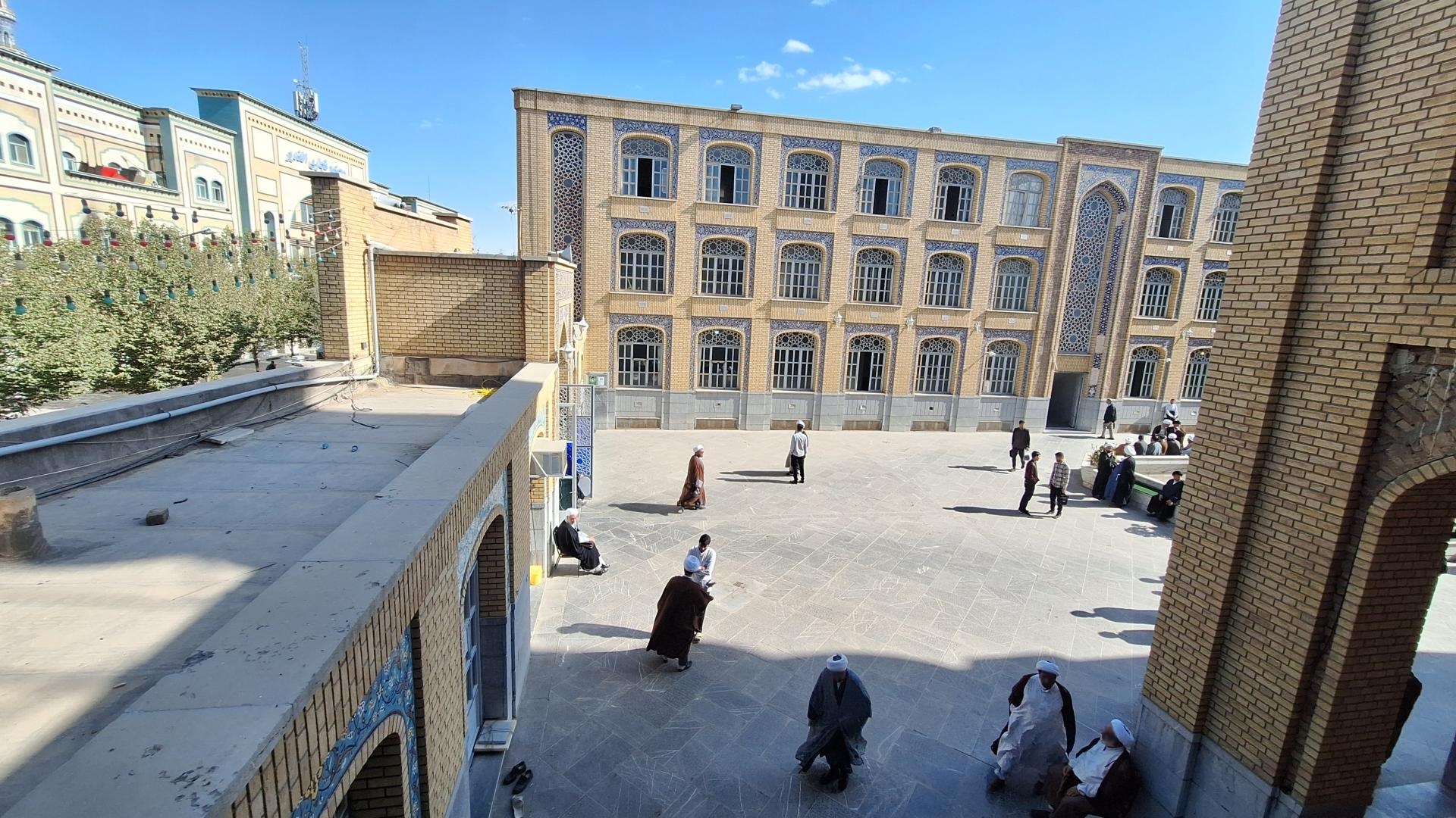 عکس مدرسه علمیه حضرت آیت الله گلپایگانی