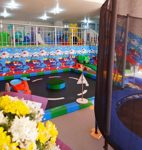 عکس خانه بازی رنگین کمان