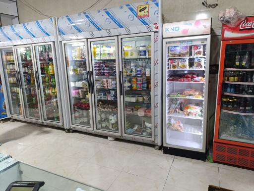 عکس سوپرمارکت مومیوند