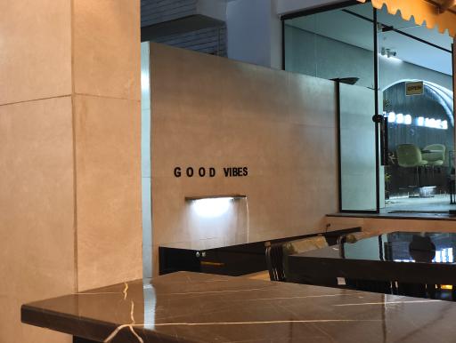 عکس رستوران وایت