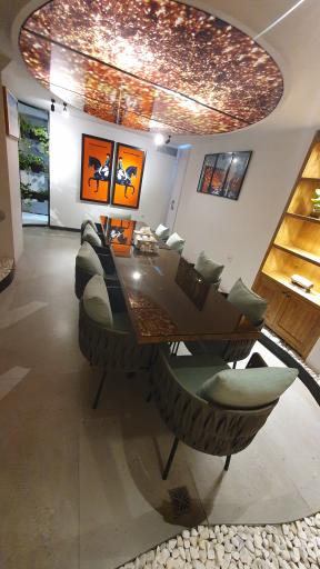 عکس رستوران مهرگان