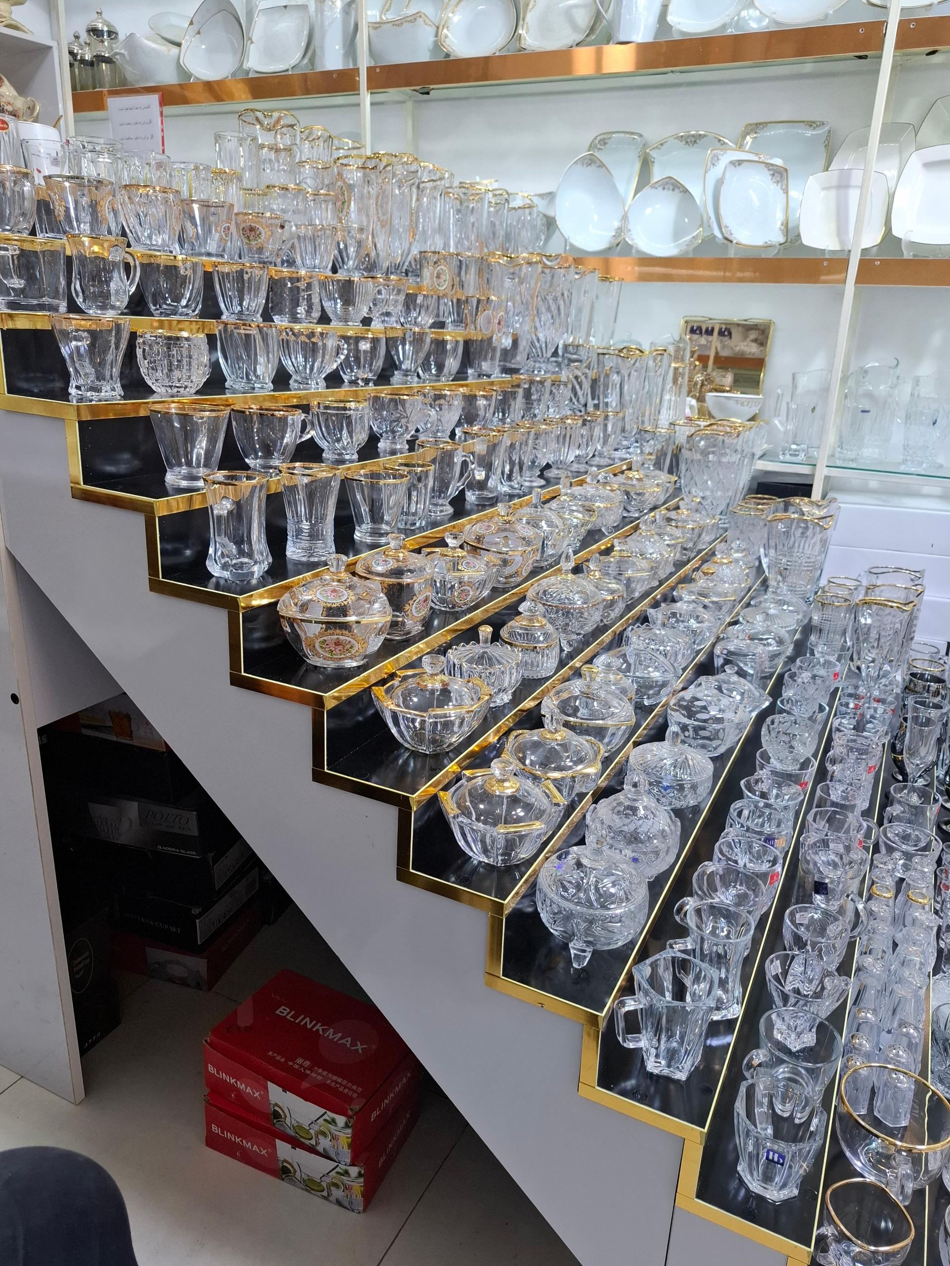 عکس فروشگاه شهر بلور