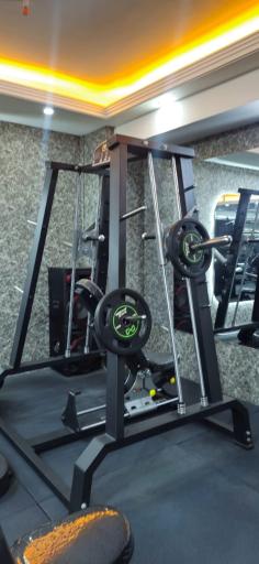 عکس باشگاه بدنسازی ققنوس