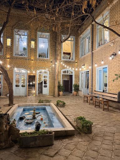 عکس کافه رستوران حوالی