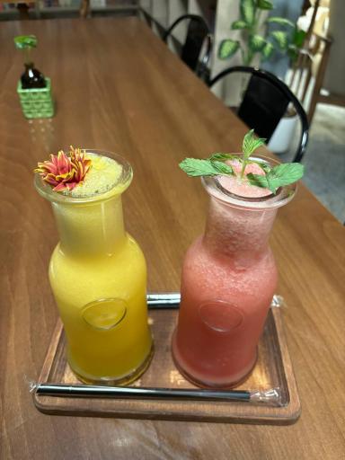 عکس کافه‌ کتاب دال