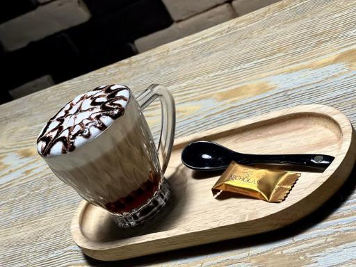 عکس کافه کتاب زمان