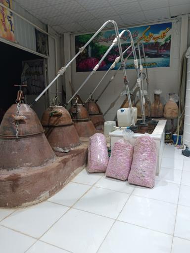 کارگاه گلابگیری علی اکبر عبدلی 