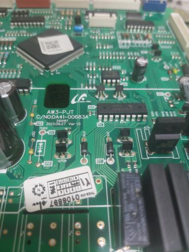 عکس تعمیرات برد الکترونیکی لوازم خانگی