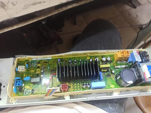 عکس پیشتاز الکترونیک