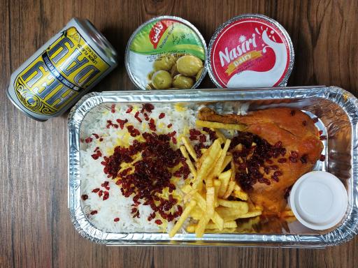 عکس تهیه غذای مهرپروران