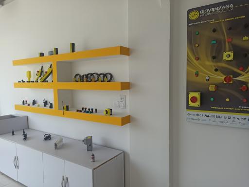 عکس صنعت مارکت سیرجان 