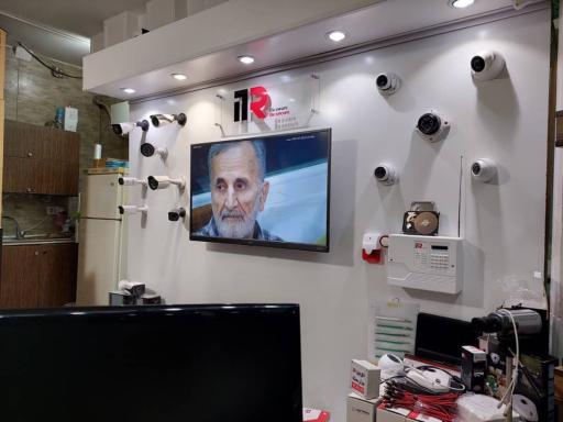 عکس فروشگاه دوربین مداربسته آپادانا