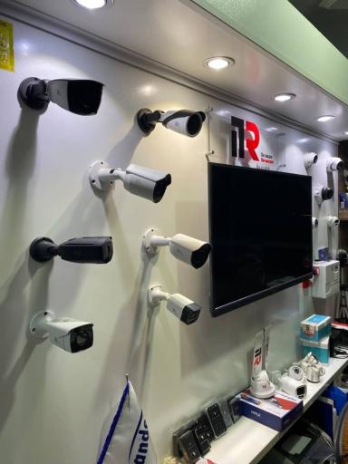 عکس فروشگاه دوربین مداربسته آپادانا