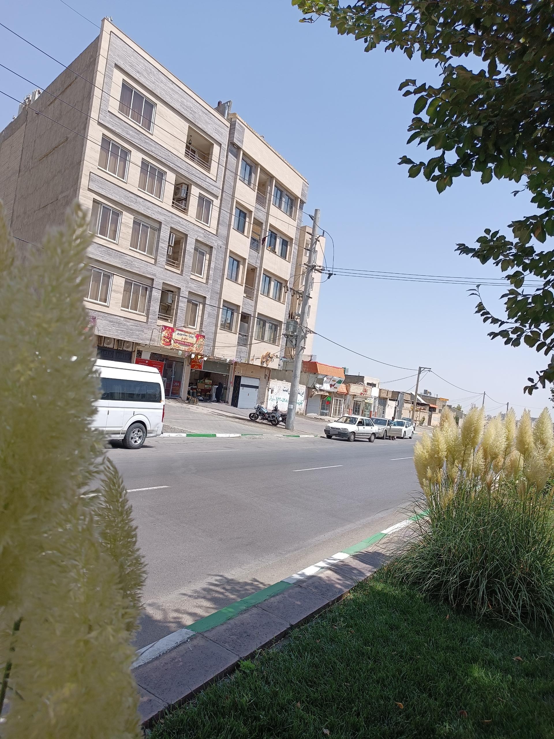 عکس  آموزگار 63