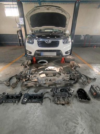 عکس نمایندگی هیوندای و کیا ۲۰۳ آسان کار