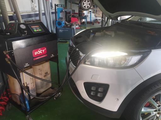 عکس نمایندگی هیوندای و کیا ۲۰۳ آسان کار