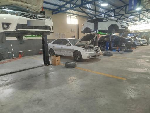 عکس نمایندگی هیوندای و کیا ۲۰۳ آسان کار