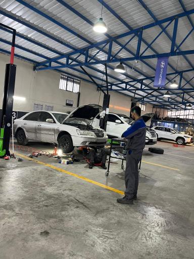 عکس نمایندگی هیوندای و کیا ۲۰۳ آسان کار