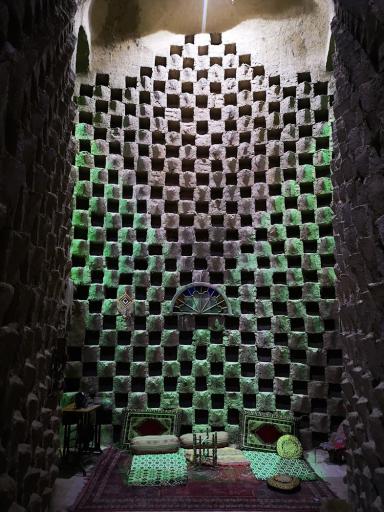 عکس برج کبوترخانه ورزنه