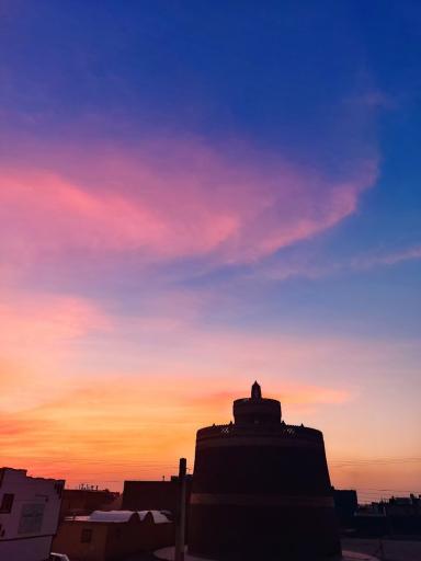 عکس برج کبوترخانه ورزنه