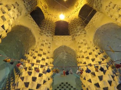 عکس برج کبوترخانه ورزنه