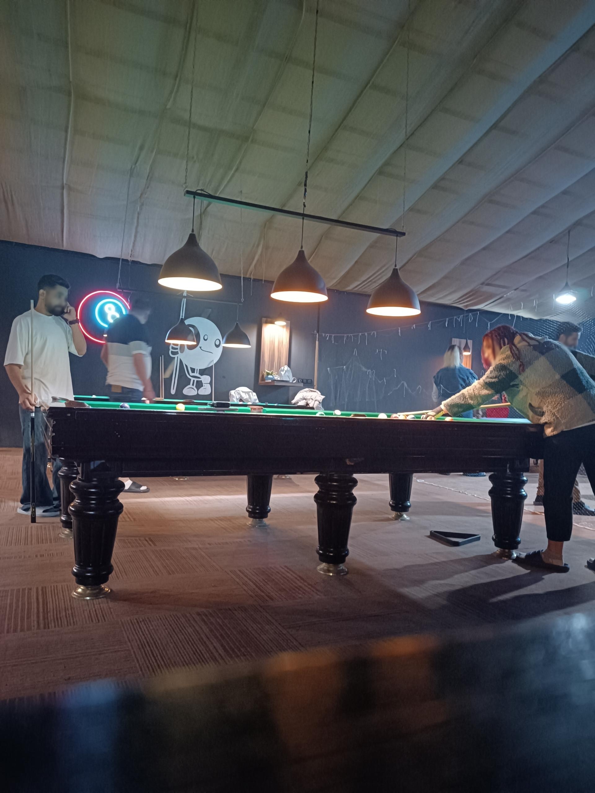 عکس باشگاه بیلیارد ایت بال