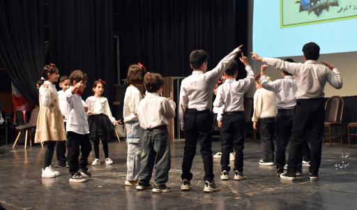 عکس آموزشگاه موسیقی شهر آشوب