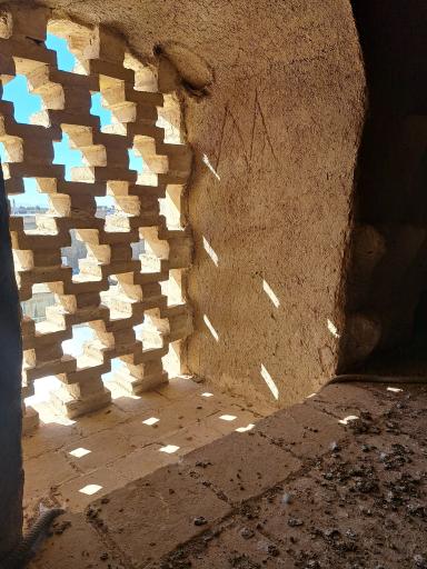 عکس برج کبوترخانه ورزنه