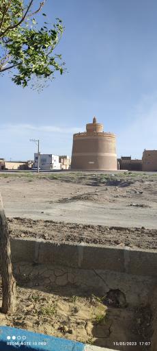 عکس برج کبوترخانه ورزنه
