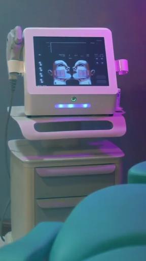 عکس کلینیک زیبایی و لیزر کیمیا