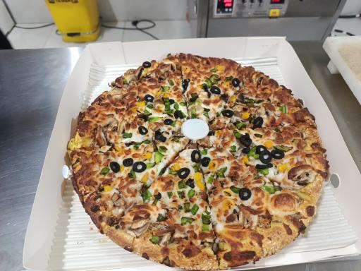 عکس پیتزا و پیتزا بعلبک لما